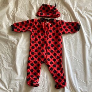 Gerber 6-9 months (16-20lbs) Ladybug footed onesie w/ hat. Great for Halloween